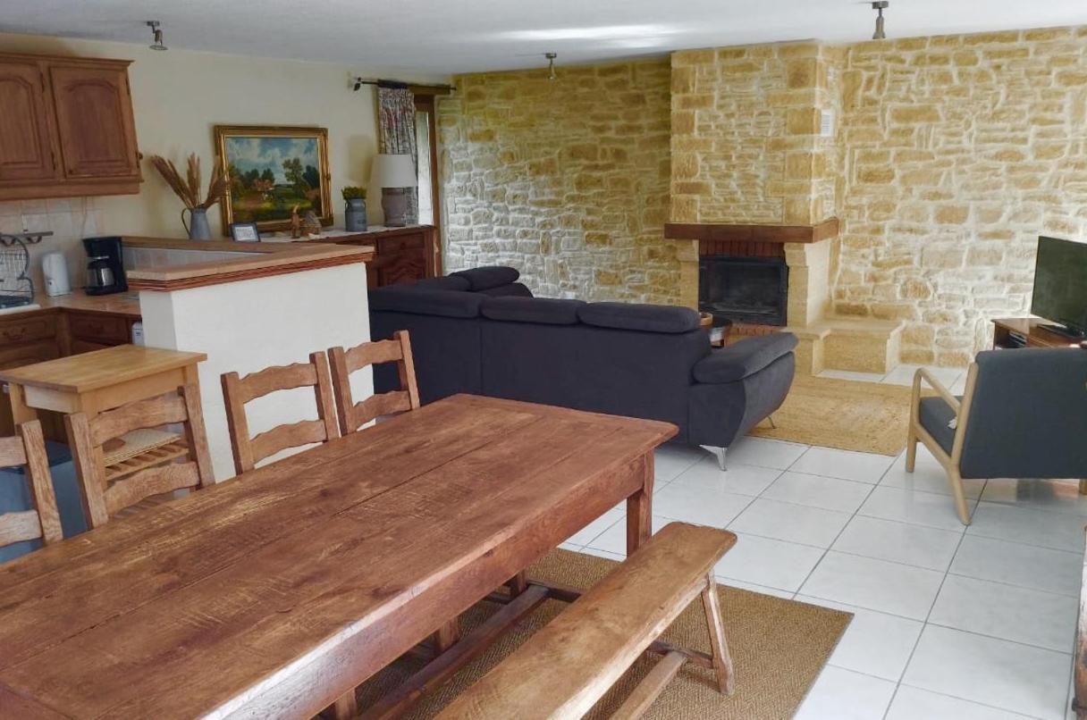 La Vieille Ferme: Superbe Complexe De 3 Gites En Pierre Avec Piscine Au Coeur Du Perigord Noir Saint-Genies Exterior photo